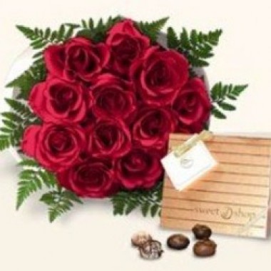 Bouquet especial de 24 rosas y chocolates
